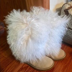 Size 8 sheepskin cuff ugg boot